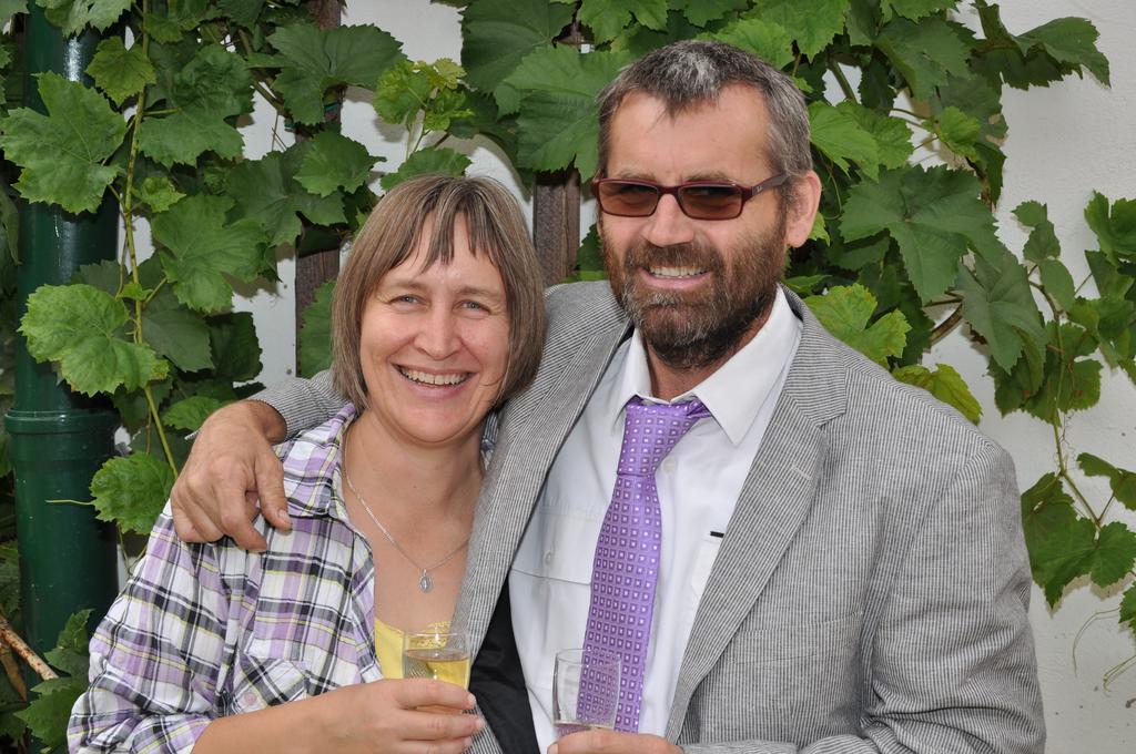 Weingut Zur Schlafmuetze Hotel Herrnbaumgarten Kültér fotó
