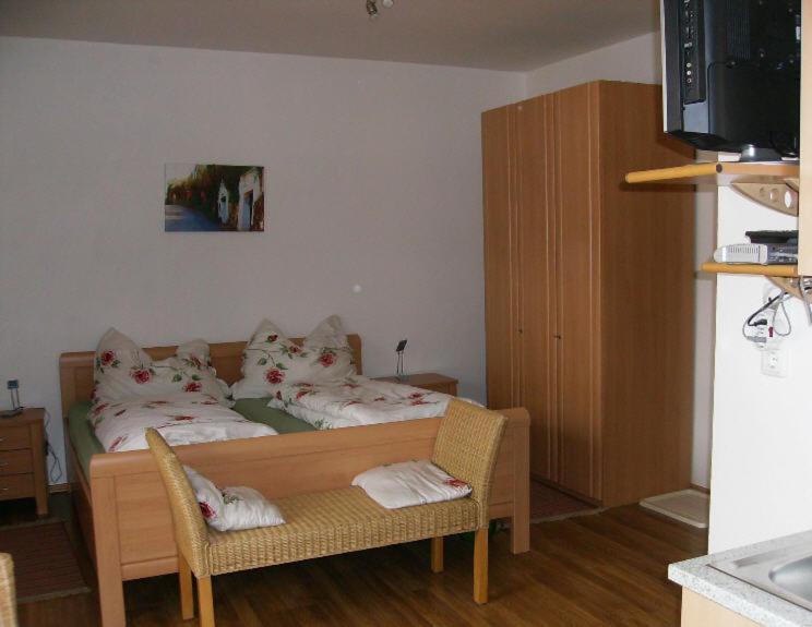 Weingut Zur Schlafmuetze Hotel Herrnbaumgarten Szoba fotó