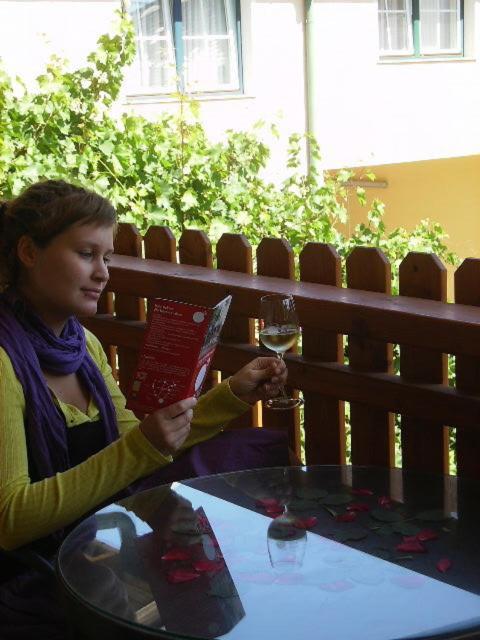 Weingut Zur Schlafmuetze Hotel Herrnbaumgarten Szoba fotó