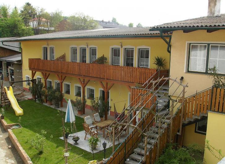 Weingut Zur Schlafmuetze Hotel Herrnbaumgarten Kültér fotó